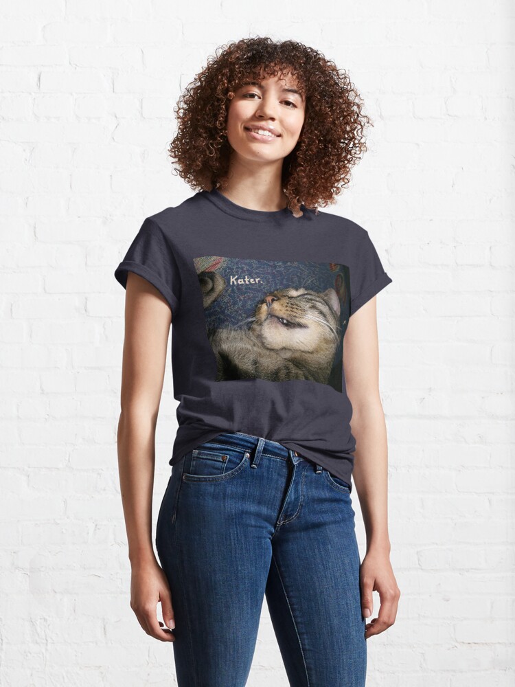 Thumbnail 4 von 7, Classic T-Shirt, Katze Kater, wie verkatert schlafend designt und verkauft von Sonja-Haueisen.