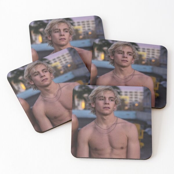 Aperçu de l'œuvre Ross Lynch créée et vendue par chloe j.