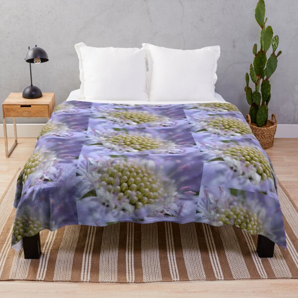 Artikelvorschau, Scabious Centre entworfen und verkauft von Deborah Clearwater.