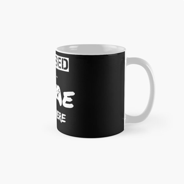 Aperçu de l'œuvre J'ai mis mon jeu en pause pour être ici (lettres blanches) créée et vendue par RRiDesigns.