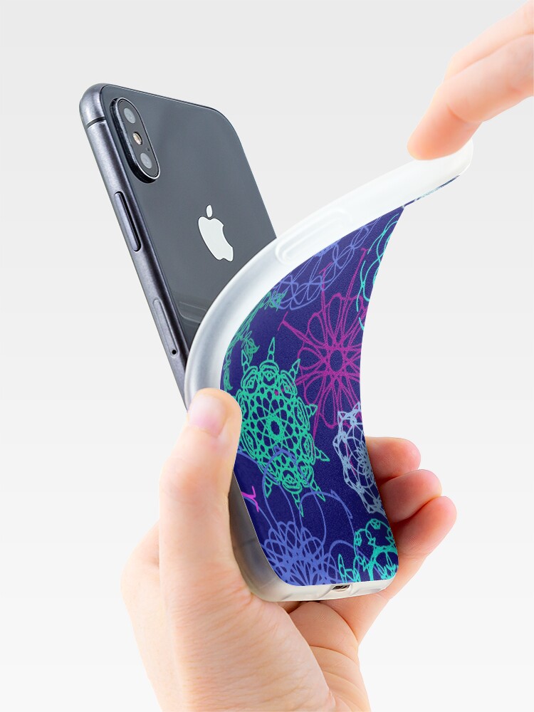 Imagen 4 de 5, Funda de iPhone con la obra Geometría de colores, diseñada y vendida por bertelv.