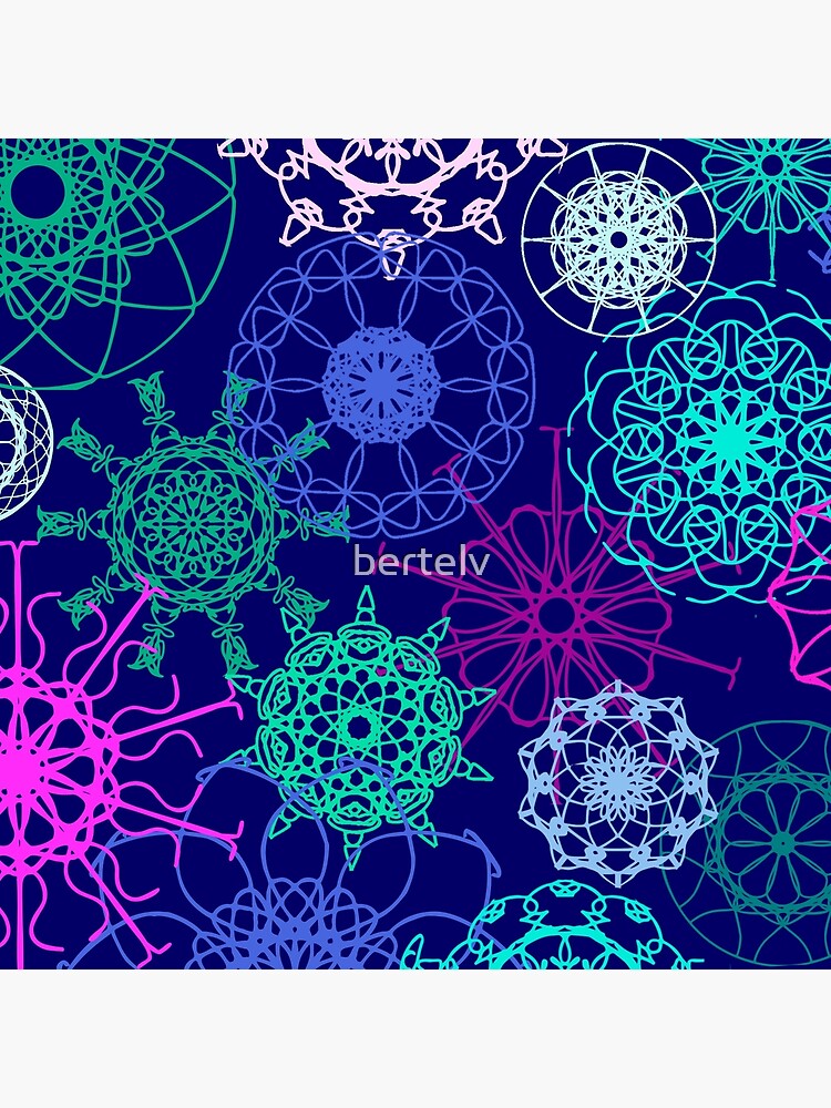 Imagen 3 de 3, Cojín con la obra Geometría de colores, diseñada y vendida por bertelv.