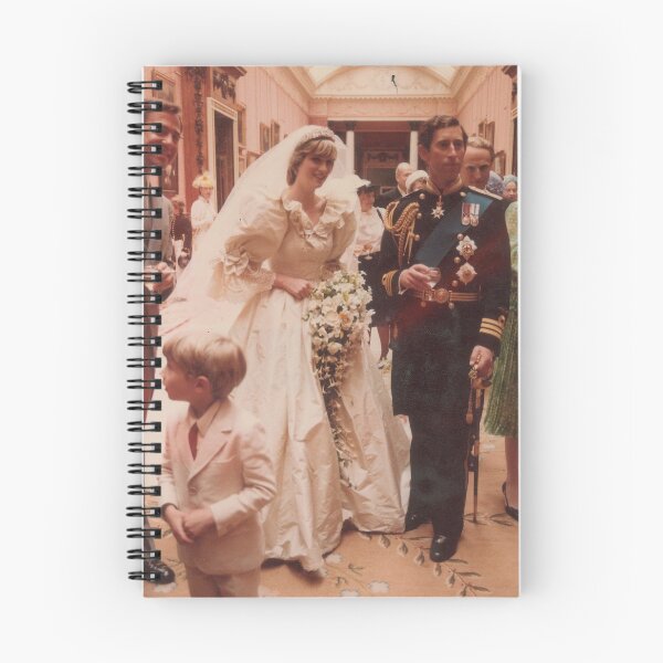 Artikelvorschau, Hochzeit von Prinzessin Diana und Prinz Charles entworfen und verkauft von ahaggar8.