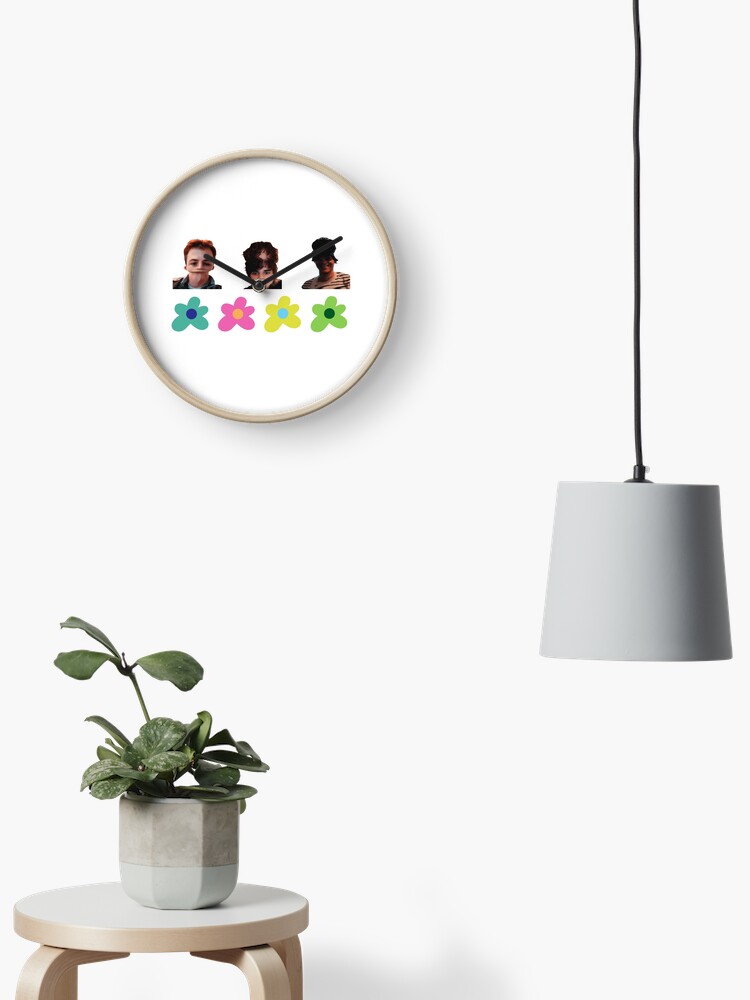 Golf deals Wang Smiley Wall Clock