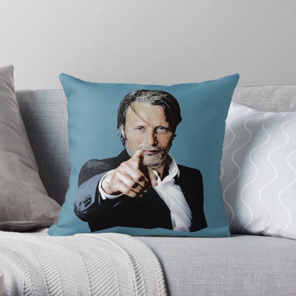 L'acteur danois Mads Mikkelsen vous montre du doigt Coussin