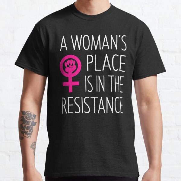 Vista previa del artículo con la obra «El lugar de una mujer está en la resistencia», diseñado y vendido por Eyes4.