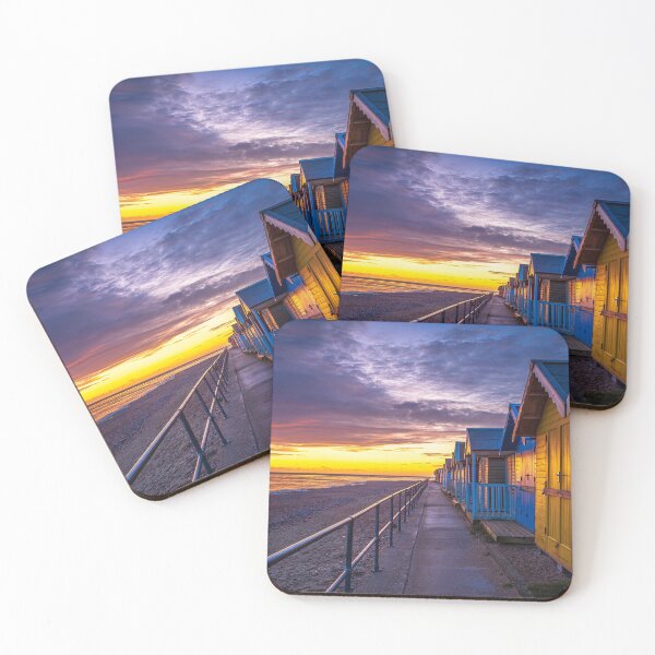 Artikelvorschau, Sonnenaufgang über Cromer Beach Huts entworfen und verkauft von dp-images.