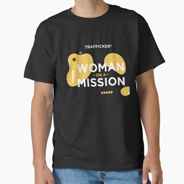 Woman on a Mission Camiseta clásica