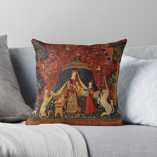 Tapestry: The lady and the unicorn Throw Pillow