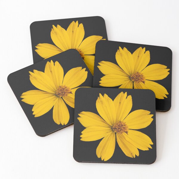 Aperçu de l'œuvre Fleurs jaunes ensoleillées créée et vendue par Arlooz Tees.