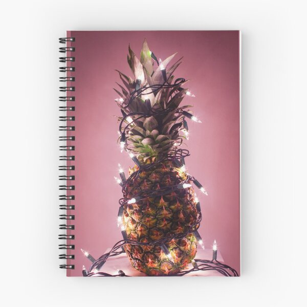Artikelvorschau, Rosa Ananas mit Weihnachtslichtern entworfen und verkauft von OneCreativePup.