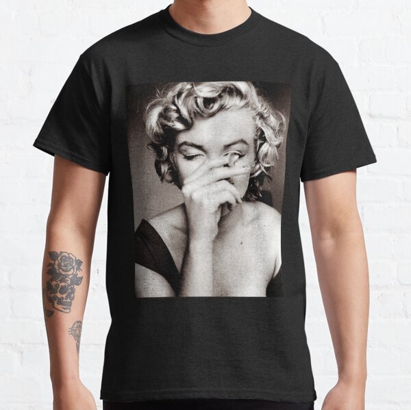 Candid Snap of "Marilyn Monroe Smoking a Cigarette" Classic T-Shirt