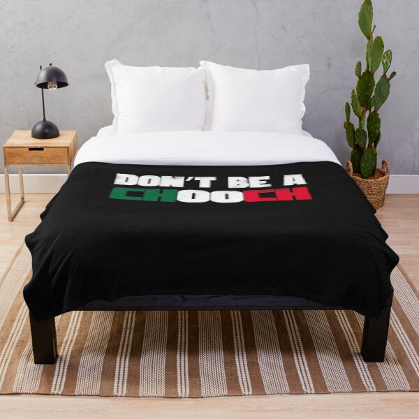 Aperçu de l'œuvre T-shirt Ne soyez pas un chooch drôle disant humour cadeau italien créée et vendue par Hamo27.