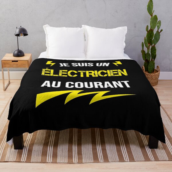 Aperçu de l'œuvre t shirt humour electricien créée et vendue par Catcrea.