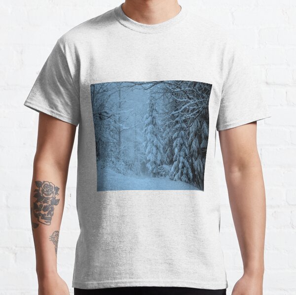 Beautiful snowy evening Classic T-Shirt