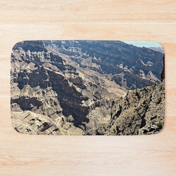 Aperçu de l'œuvre Mountain Canyon Rockface Paysage désertique, Oman créée et vendue par worldways.