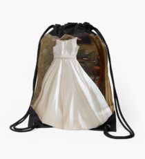 Brides wedding dress Drawstring Bag