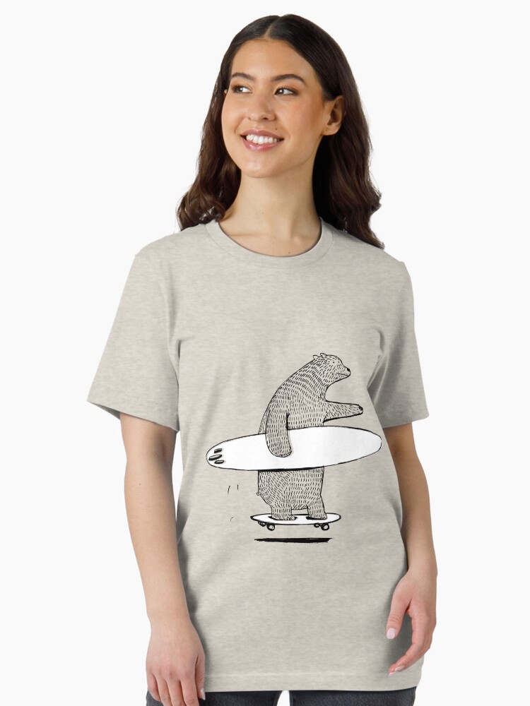 Aperçu 2 sur 7. T-shirt essentiel avec l'œuvre 5/24 créée et vendue par barneda.