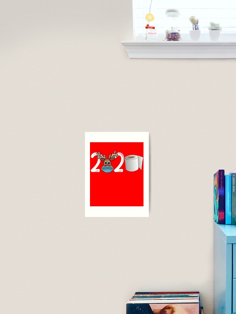 Thumbnail 2 von 3, Kunstdruck, 2020 Reindeer In A Mask Toilet Paper Christmas Quarantine Gear designt und verkauft von DynamicDesign.