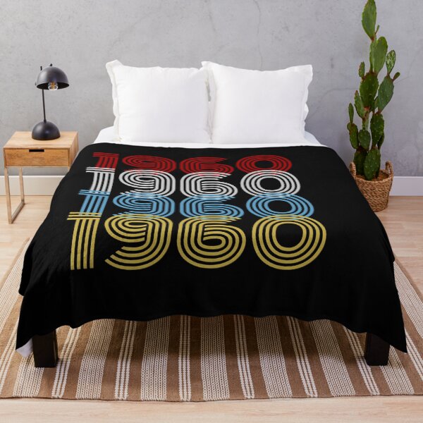Artikelvorschau, 60. Geburtstagsgeschenke für Frauen, Vintage 1960 T-Shirt, 60. Geburtstag, 60. Geburtstagsgeschenk, 60. Geburtstag, 60. T-Shirt, 1960, Taschen, Laptop-Skins, Scraf, Handytaschen, Gesichtsmasken entworfen und verkauft von kenganalashish.