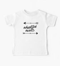 Abenteuer erwartet (Pfeile) Baby T-Shirt