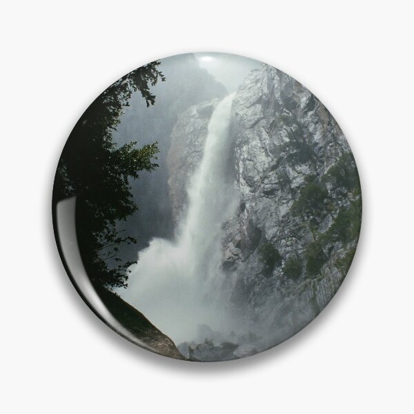 Aperçu de l'œuvre Cascade de Yosemite, au coin de la rue créée et vendue par trevp13.