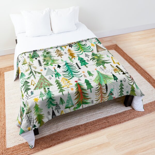 Pines and spruces forest - Christmas trees decorations pattern- Red green Comforter