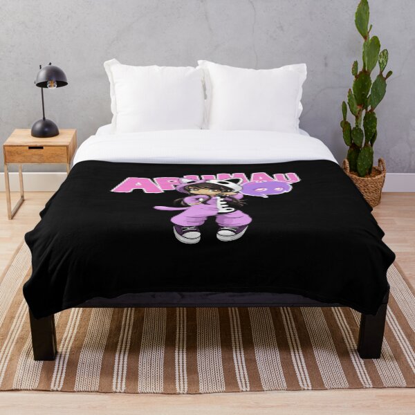aphmau as cat Throw Blanket