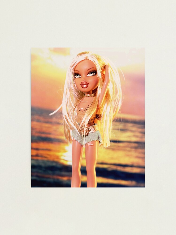 Bratz Y2K Cloe Doll At Beach Tote Bag for Sale by malinah