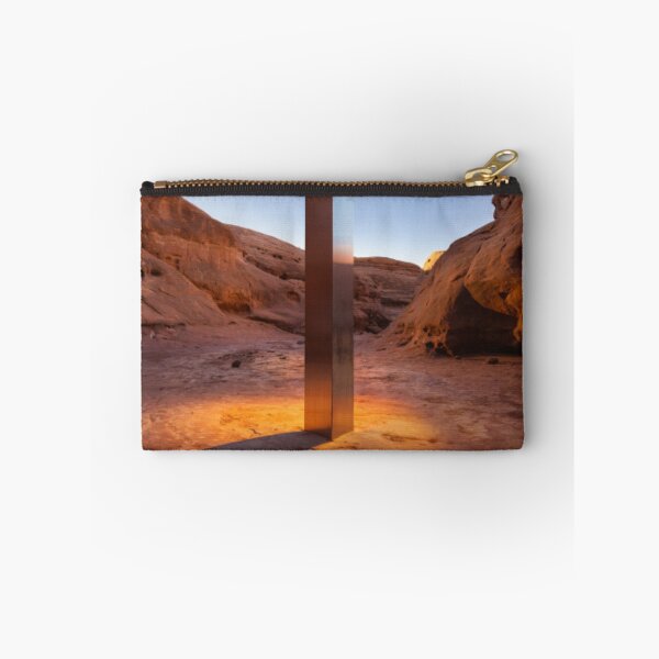 Artikelvorschau, Utah-Monolith entworfen und verkauft von GarciaSharkey.