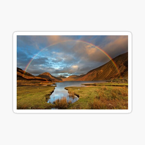 Vista previa del artículo con la obra «Wasdale y Wastwater Rainbow en el Lake District inglés», diseñado y vendido por Martin Lawrence.