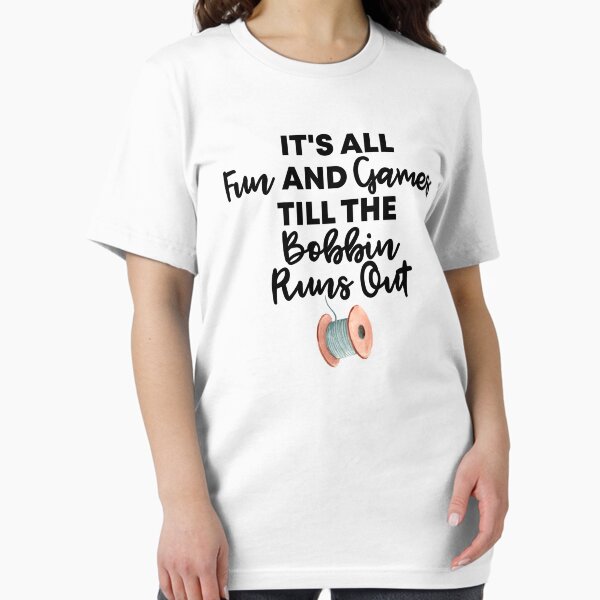 Aperçu de l'œuvre « C'est du plaisir et des jeux jusqu'à ce que la canette soit épuisée » Cadeau de couture amusant créée et vendue par youssefdesign7.