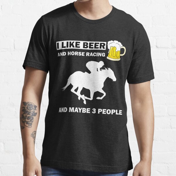 Aperçu de l'œuvre J'aime la bière et les courses de chevaux et peut-être 3 personnes Cadeau de Noël drôle de mème créée et vendue par Best Arts.