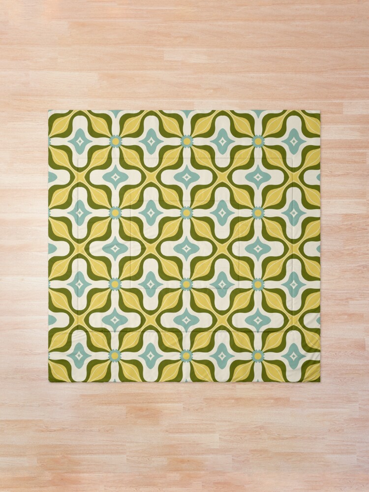 Alternate view of Retro groovy floral vintage 70s pattern Comforter