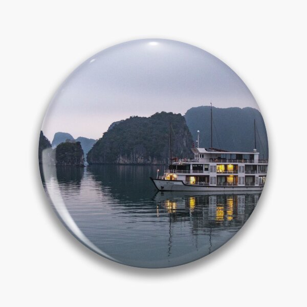 Artikelvorschau, Halong Bay, Vietnam im Morgengrauen entworfen und verkauft von Anita van Gendt.