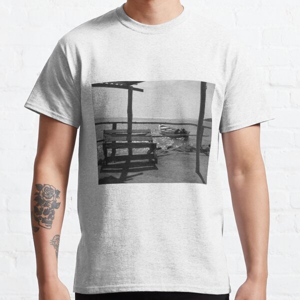 Paz en el mar Classic T-Shirt