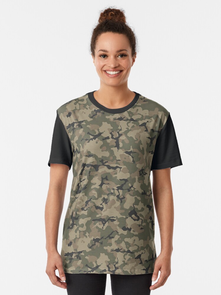 Tan Legged Juliet Country Couple - Ladies Relaxed Fit Camo T-Shirt