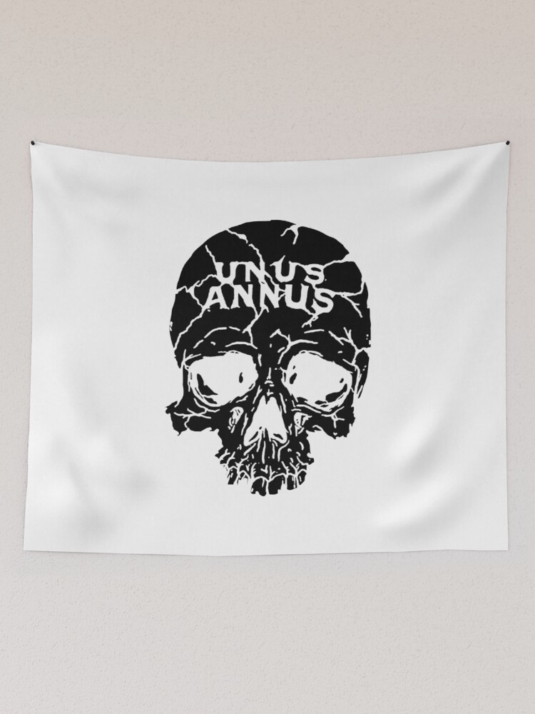 Unus Annus Skull Black Tapestry