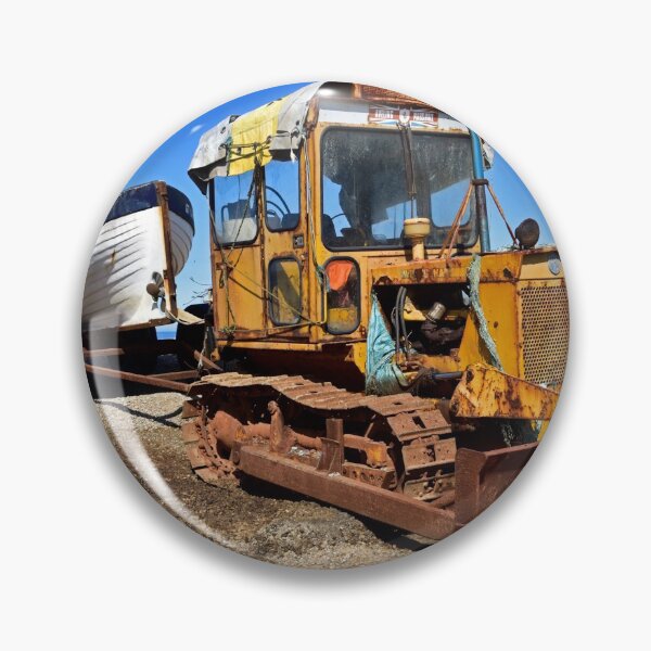 Artikelvorschau, Bulldozer am Strand mit Fischerbooten entworfen und verkauft von Michael Schmid.