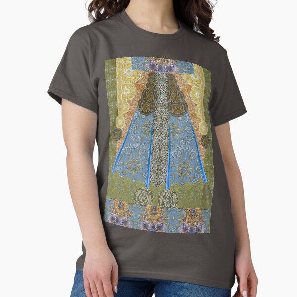 Aperçu de l'œuvre Conception Haute Couture Arabesques dorées créée et vendue par SandrineK.