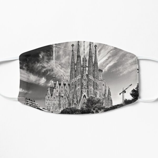 La Sagrada Familia en blanco y negro Mask