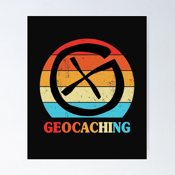 Artikelvorschau, Vintage Retro Geocaching: Bestes lustiges Geschenk für Geocaching-Liebhaber entworfen und verkauft von FamousShirts.