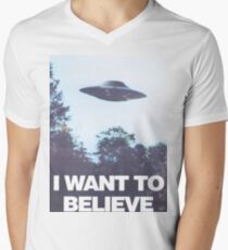 I WANT TO BELIEVE Men's V-Neck T-Shirt