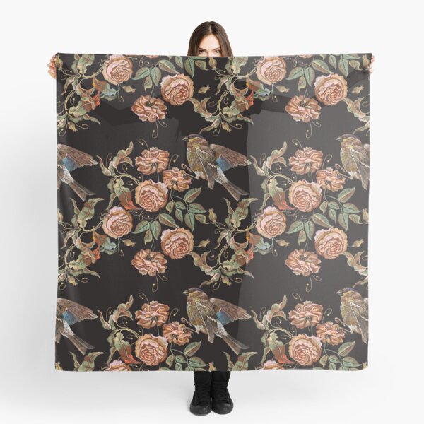 Aperçu de l'œuvre Roses et oiseau, broderie vintage créée et vendue par matrioshka.
