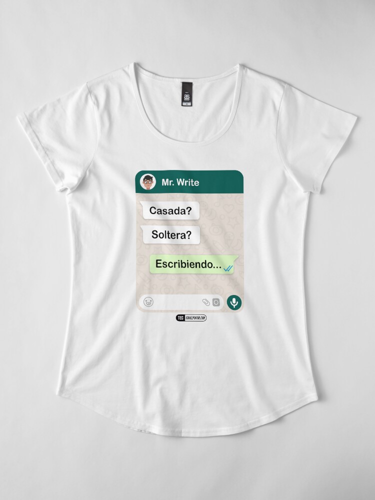 Vista alternativa de Camiseta premium de cuello ancho Casada? Soltera? Escribiendo... Para mujeres hetero
