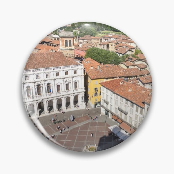 Artikelvorschau, Wunderbare Bergamo - Piazza Vecchia das Herz der Oberstadt Citta Alta entworfen und verkauft von Georgia Mizuleva.