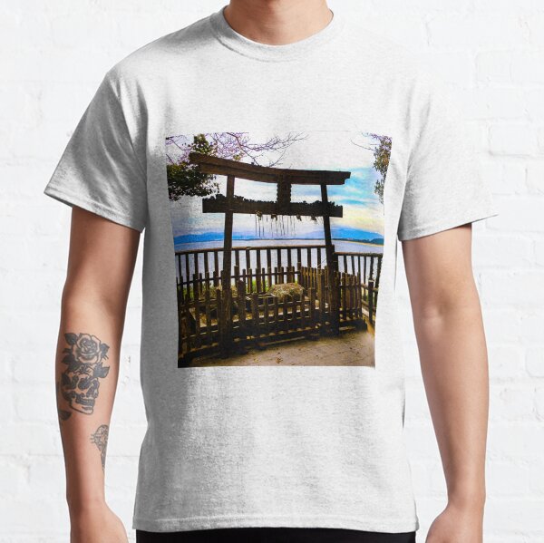Window too the sea Classic T-Shirt