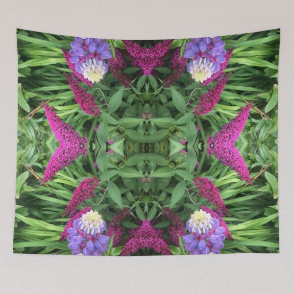 Artikelvorschau, Botanische Schönheit: Fliederlupine trifft Magenta Buddleia für Magical Emerald Fusion entworfen und verkauft von RoseAromas.
