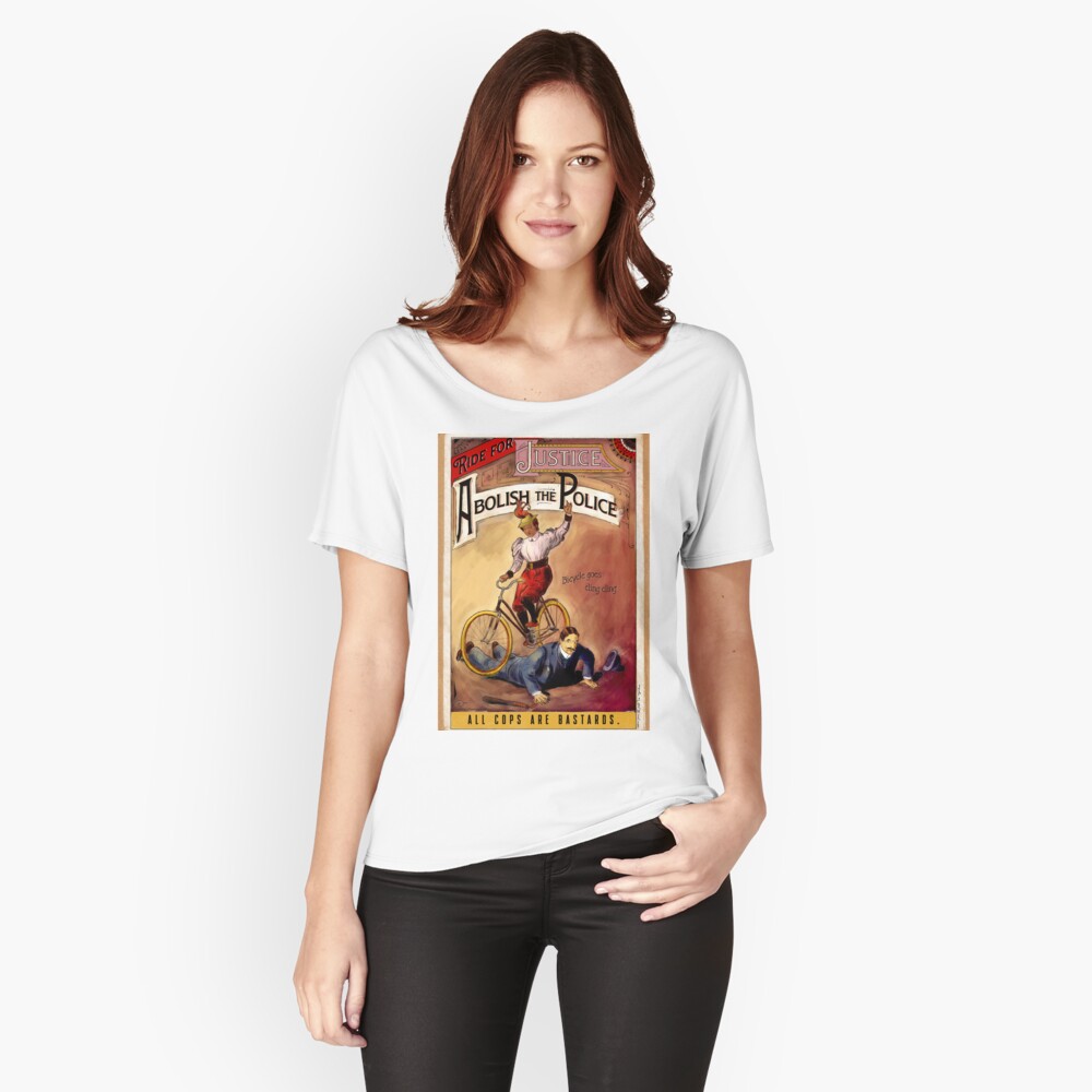 Aperçu de l'œuvre T-shirt coupe relax créée et vendue par EchoppeDeLoki.