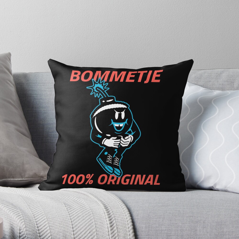 Bommetje 100% original. Wie maakt de hoogste bom? Je weet het vast nog wel, dat je probeerde het hoogste bommetje te maken zodat je misschien het plafond raakt van het zwembad. Hoe gaaf was dat? Throw Pillow